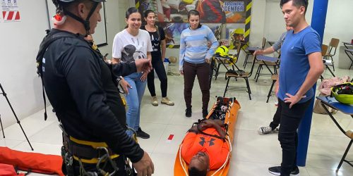 ENTRENAMIENTOS INDUCCION CURSO TRABAJO EN ALTURAS, PROTECCIÓN DE CAIDAS, ARNES, LINEAS DE VIDA ANSI 359 ANDAMIOS RETRACTILES ESCALERAS ELEVADORES PERSONAS RESCATE BRIGADAS PERSONA COMPETENTE ESPACIOS CONFINADOS